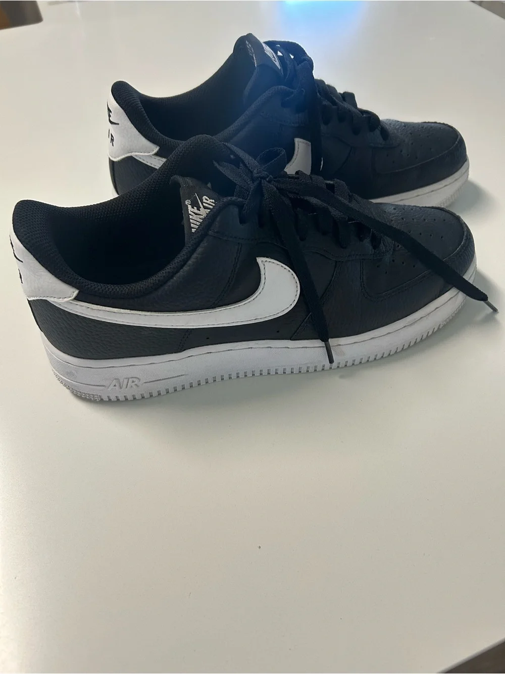 *Like New NIKE Air Force 1 Sneakers - Black/White